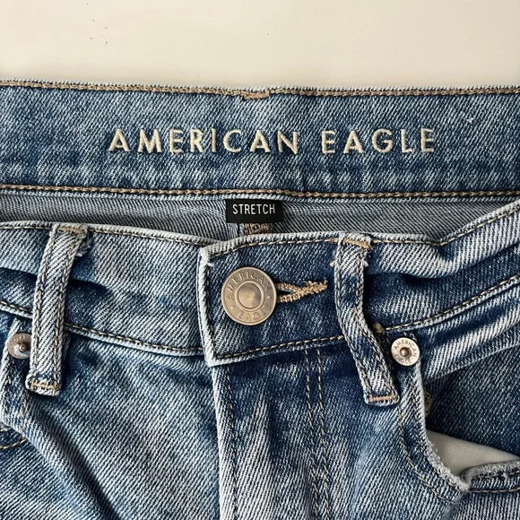 American Eagle Outfitters | Distressed Highest Rise 90’s Boyfriend Jeans - Picture 7 of 12